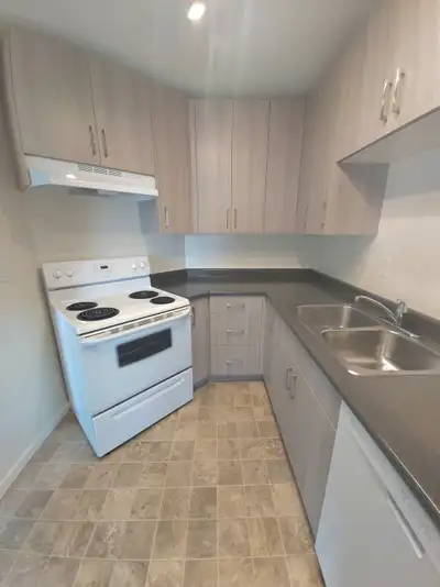 2 Bedroom Apartment for Rent - 3148 Barons Road