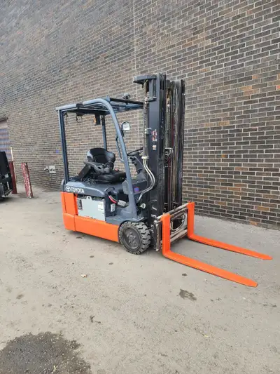Keywords: used forklift, forklift, electric forklift, 3-wheel forklift, 3-stage mast, 4,000 lbs capa...