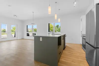 Modern condos in a prime location Exceptional limited-time offer: Enjoy one month free on all our 2-...