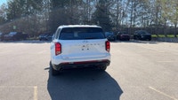 // ACCIDENT FREE!! // Experience full-size family comfort with this 2024 Hyundai Palisade Urban AWD,... (image 6)