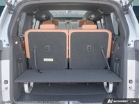 This Volkswagen ID. Buzz delivers a Electric engine powering this Automatic transmission. Window Gri... (image 7)