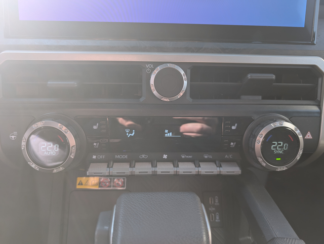 2024 Toyota Tacoma Hybrid LIMITED, 4X4, CUIR, TOIT, MARCHE PIED  in Cars & Trucks in Sherbrooke - Image 20