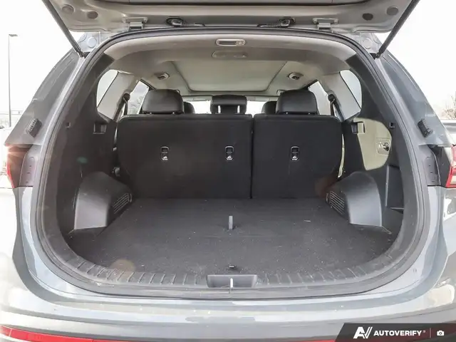 2023 Hyundai Santa Fe Preferred w/Trend Package Low Km | Leat...5905358261118668810