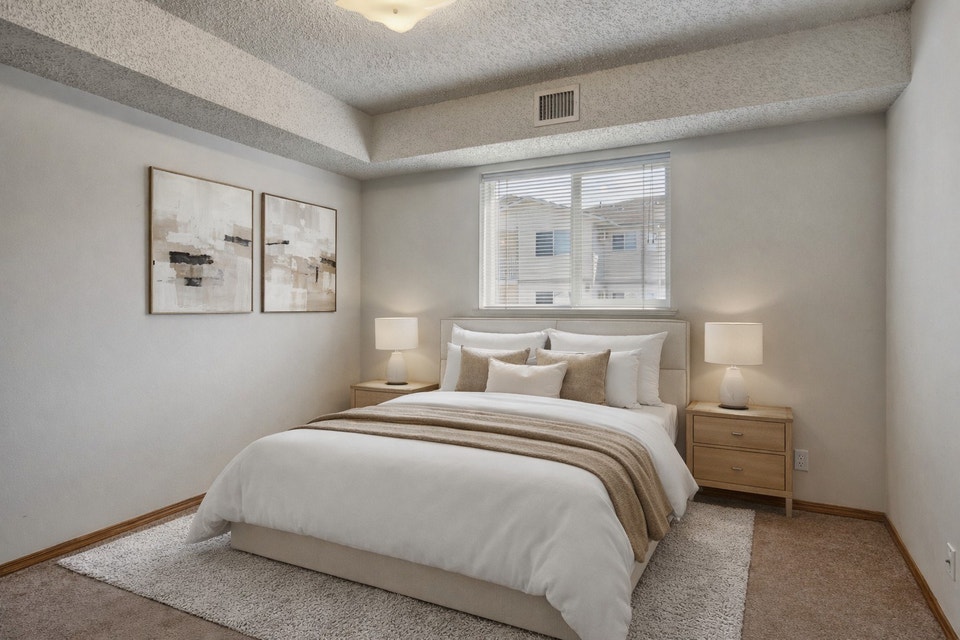 2 Bed x 1 Bath Apartment for Rent on Highland Blvd W. 5