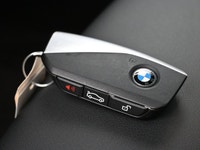 ONLY 27,000 KMS! BMW CERTIFIED, PREMIUM ESSENTIAL PACKAGE WITH PANORAMIC MOONROOF, HEATED SEATS, HEA... (image 6)