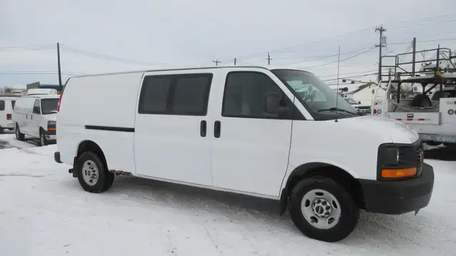2008 GMC Savana CARGO VAN in Heavy Trucks in Vancouver - Image 5