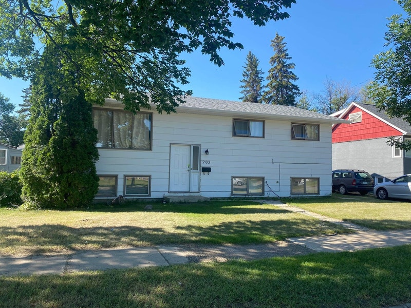 Large 2 Bed Bsmt Suite in Sutherland for Rent Utilities inc. Long