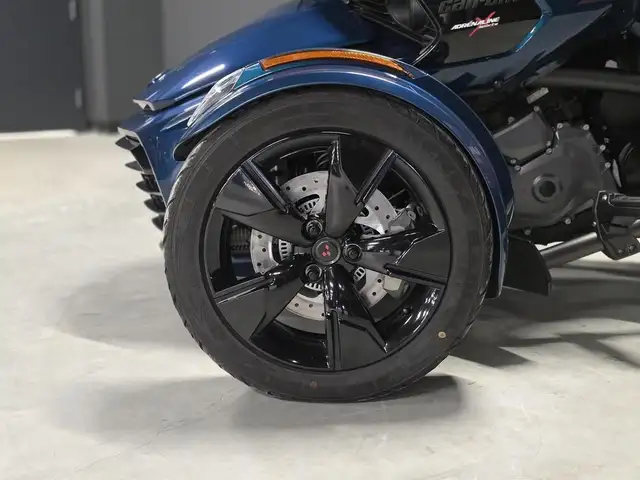 2023 Can-Am SPYDER F3-T in Street, Cruisers & Choppers in Lévis - Image 8
