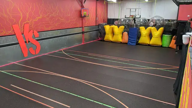 BASKETBALL COURT63611966724865124