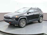 Built to handle anything Canada throws its way, the 2020 Cherokee Trailhawk delivers true off-road p... (image 2)