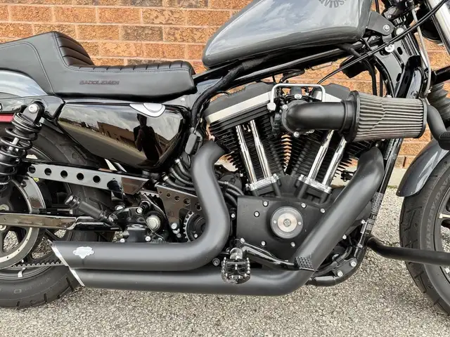 2022 Harley-Davidson Iron 883 **VANCE & HINES PIPES** **TONS OF  in Street, Cruisers & Choppers in Markham / York Region - Image 6
