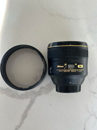 Nikon AF-S FX NIKKOR 85mm f/1.4G Lens with Auto Focus for Nikon