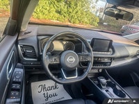 This Nissan Rogue delivers a Regular Unleaded I-4 2.5 L/152 engine powering this Variable transmissi... (image 8)