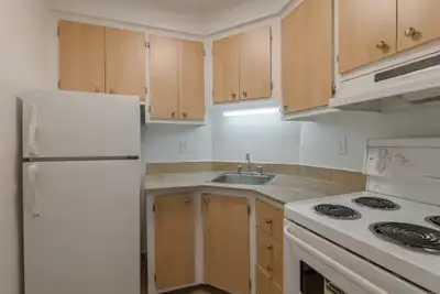 studio apartment with den near Guy-Concordia - ID 946
