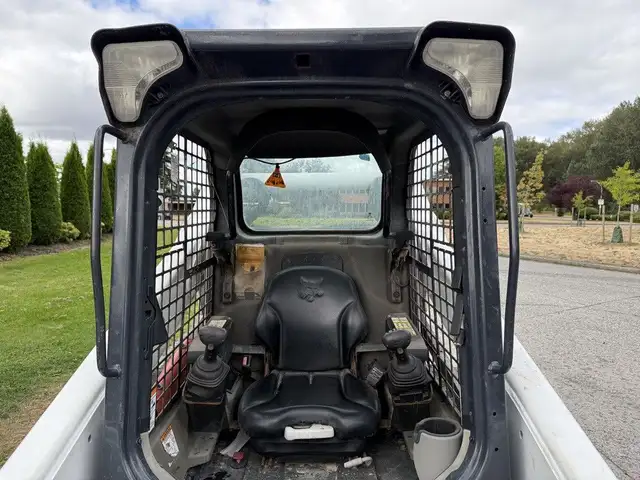 2017 Bobcat T740 Skid Loader in Heavy Trucks in Regina - Image 28