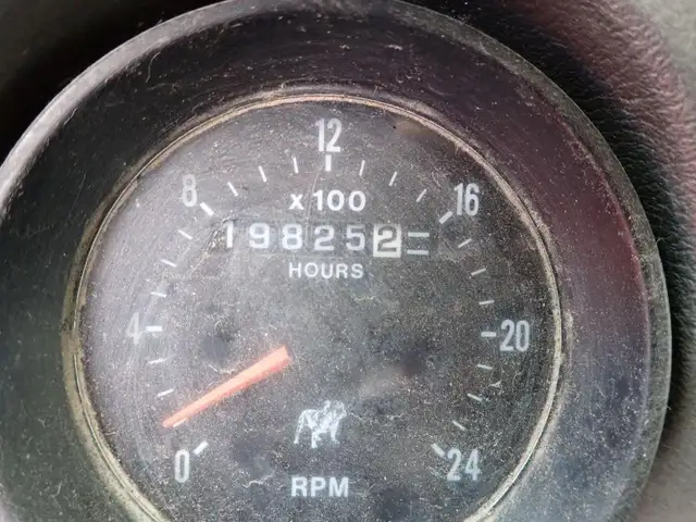 2001 Mack RB688S in Heavy Trucks in Longueuil / South Shore - Image 12