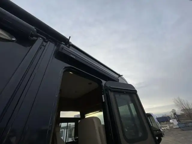 2014 Winnebago Adventurer 38Q in RVs & Motorhomes in Kamloops - Image 15
