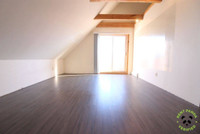 Beautiful 2-Story Apartment for Rent Main Floor 420 Darwin Crescent, Thunder Bay This spacious and u... (image 8)