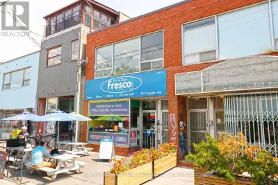 Kensington Market Apartment! Bright One Bedroom Apartment, Great Layout With Roomy Living Area, Upda...