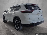 This Rogue comes equipped with AWD, Apple CarPlay, Android Auto, 360 View Cameras, Leather Seating,... (image 1)