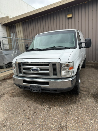Good work van. Mechanically sound however has a rust issue on drivers side foot well and some body d...