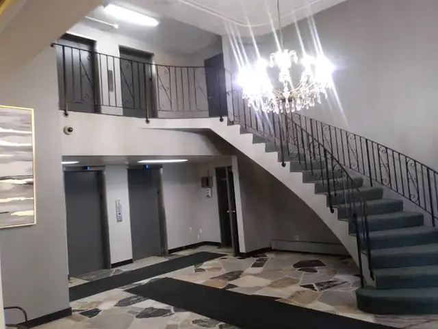 NORTH END APARTMENT
