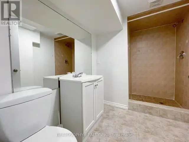 BSMT - 95 ROYAL YORK ROAD Toronto (Mimico), Ontario in Long Term Rentals in Mississauga / Peel Region - Image 9