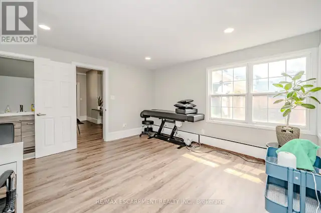 1 - 492 LOCUST STREET Burlington (Brant), Ontario in Commercial & Office Space for Rent in Oakville / Halton Region - Image 21
