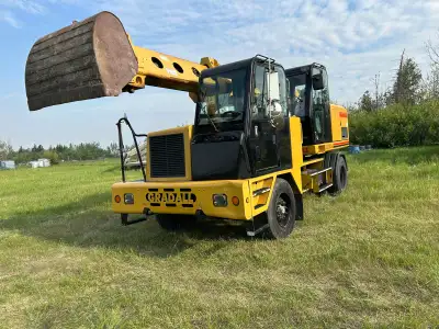Good used customer owned machine available - this Gradall is equipped with a Mercedes engine and a 6...