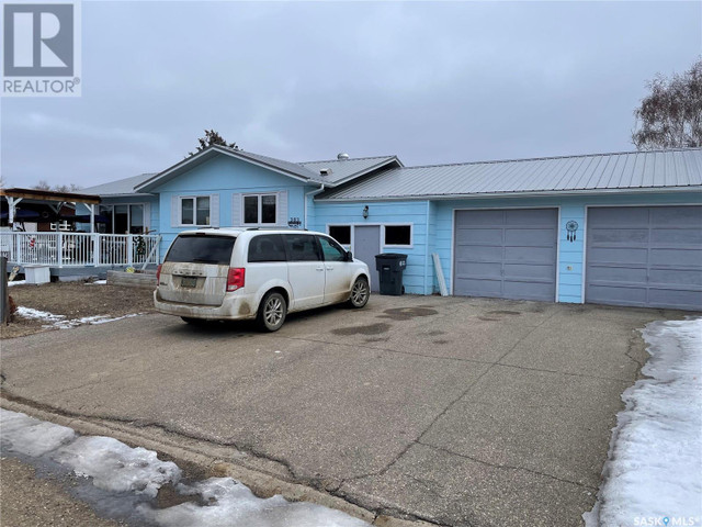 303 Westview DRIVE Coronach, Saskatchewan in Houses for Sale in Moose Jaw - Image 2