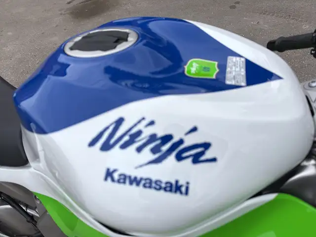 2024 Kawasaki Ninja ZX-6R ~ NINJA ZX-6R ~ 40TH ANNIVERSARY ~ LOW in Sport Bikes in City of Toronto - Image 31