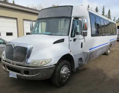 This 2003 International bus has a 6.0L Navistar engine and automatic transmission. It has hydraulic...