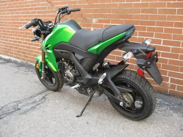 2017 Kawasaki 125 Pro in Street, Cruisers & Choppers in City of Toronto - Image 8