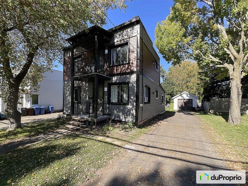 $399,000 - Duplex for sale in Granby — photo 1
