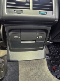 2012 Audi Q5 Premium Plus Year: 2012 Make: Audi Model: Q5 Mileage: 167,000 Km Transmission: Automati... (image 6)