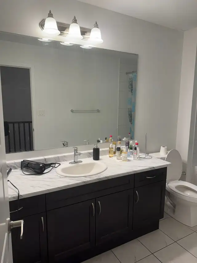 Private room for rent in Other in Oakville / Halton Region - Image 8