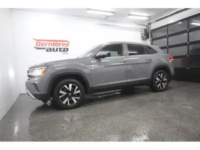 GARANTIE PROLONGÉE DISPONIBLE SUR PLACE. TRÈS BELLE COULEUR - SIÈGES CHAUFFANTS - APPLE CARPLAY - HI...