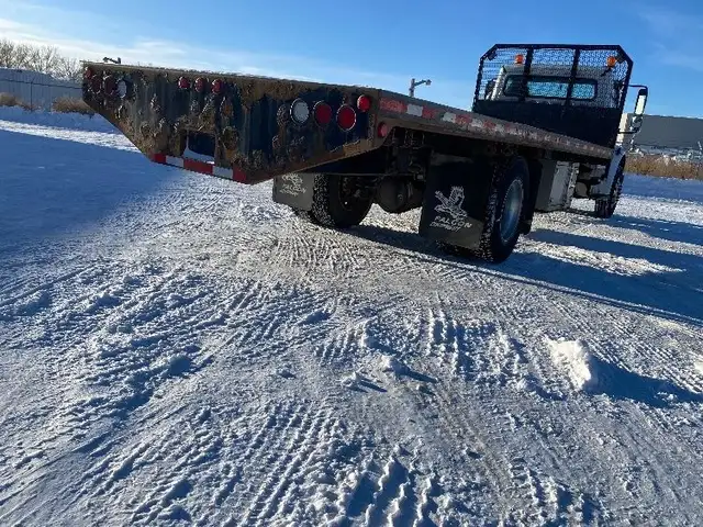 2019 Freightliner M2 FLATBED in Heavy Trucks in Saskatoon - Image 10