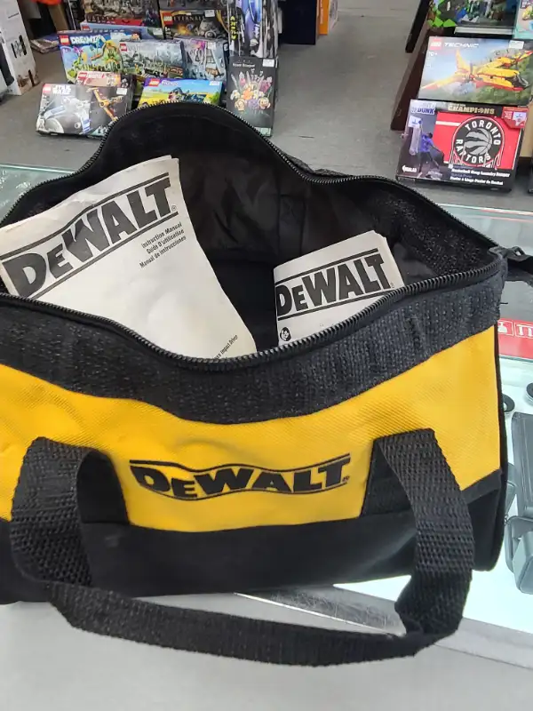 Dewalt -Drill/Driver Kit in Other in Oakville / Halton Region - Image 6