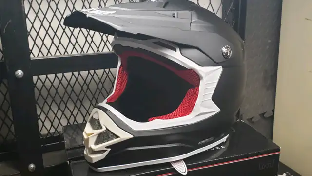 NEW PHX ADULT RAPTOR "PURE" ATV / MOTOCROSS HELMET. in Other in Brantford - Image 2