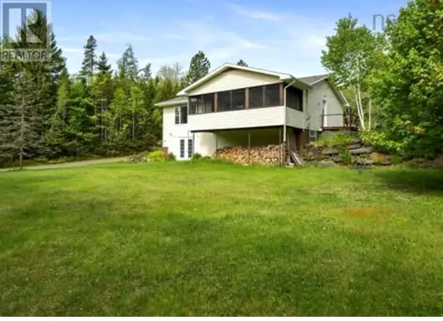45 Hospital Road Sherbrooke, Nova Scotia in Houses for Sale in New Glasgow - Image 3