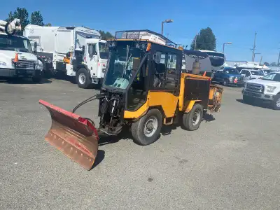 2010 Trackless MT6 Plow Spreader Diesel, 5,268 hours, 4 cylinder Engine size: 4.5 litre, Tire Size L...