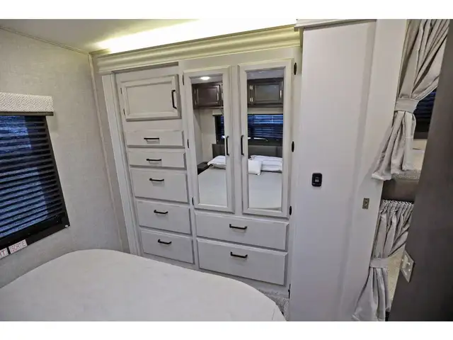 2023 Entegra Coach Odyssey 31F Bund Bed NEUF VR/RV Classe C 2023 in RVs & Motorhomes in Laval / North Shore - Image 20