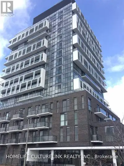 Welcome to Vivo condos, where convenience is no compromise! Functional 1 plus den unit with parking,...