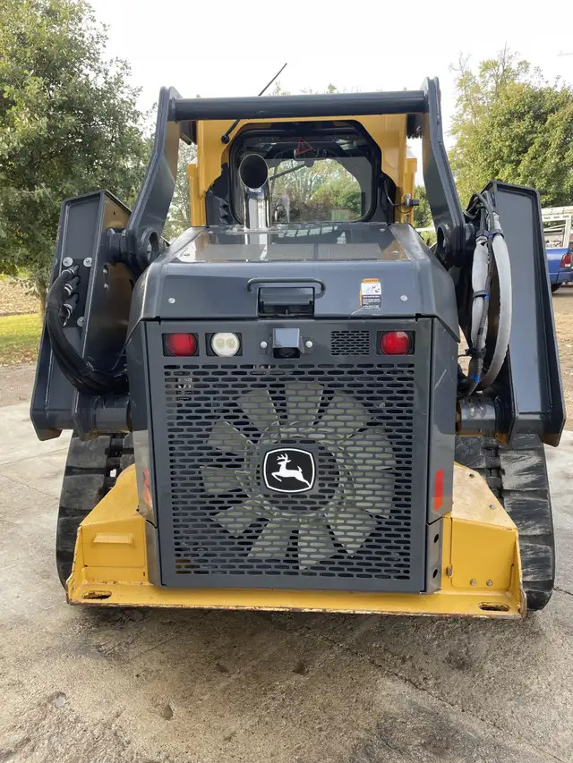 2020 DEERE 333G SKIDSTEER in Heavy Equipment in Calgary - Image 6