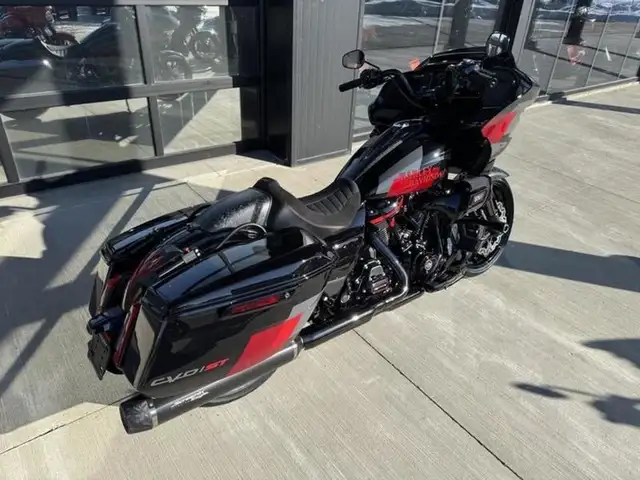 2025 Harley-Davidson FLTRXSTSE - CVO Road Glide ST in Sport Touring in Saskatoon - Image 9