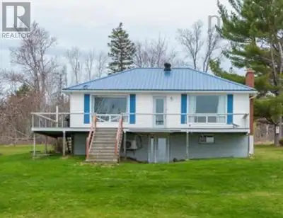 Welcome to your charming coastal escape in beautiful Sand Point, Tatamagouche! This cozy and well-ma...