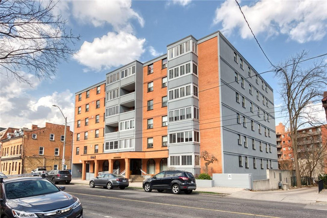 23 MAIN Street, Unit #202 Dundas, Ontario in Condos for Sale in Hamilton - Image 2