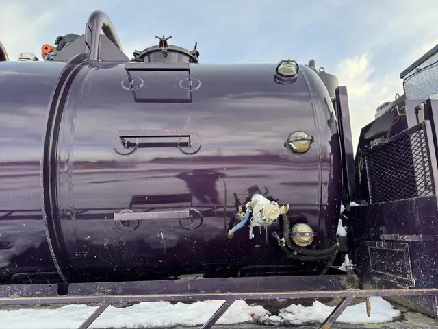 2005 PETERBILT 378 in Heavy Trucks in Saskatoon - Image 46