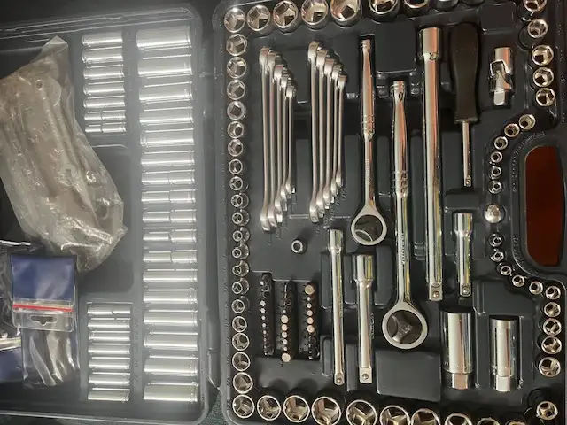 Mastercraft Universal Socket and Wrench Set in Hand Tools in Mississauga / Peel Region - Image 5